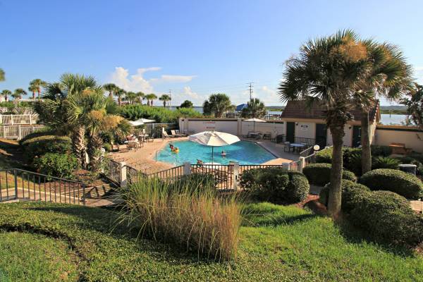 The community pool at Windjammer