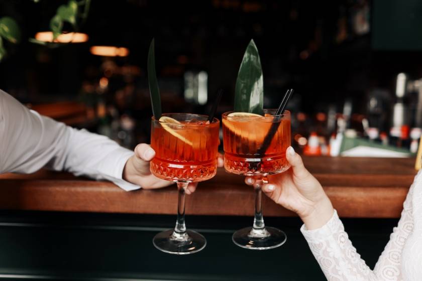 couple with fancy cocktails
