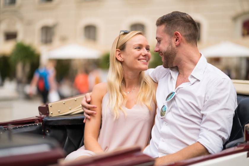 couple in horse drawn carriage